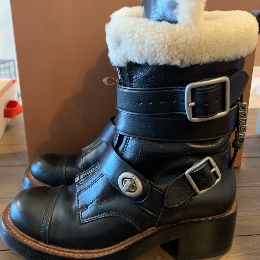 COACH Zip Moto black leather boots cream shearling SZ 6